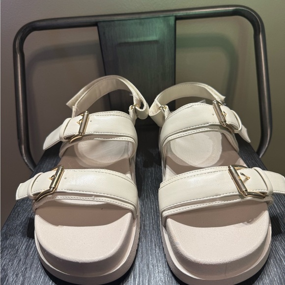 Madden Girl womens Sprittz  Flat Sandal Sz 8.5 - Picture 2 of 11